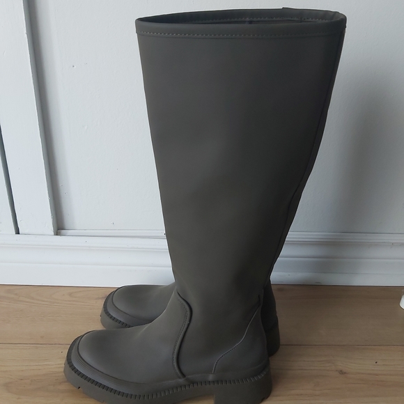 Zara rubberised boots - Picture 4 of 9